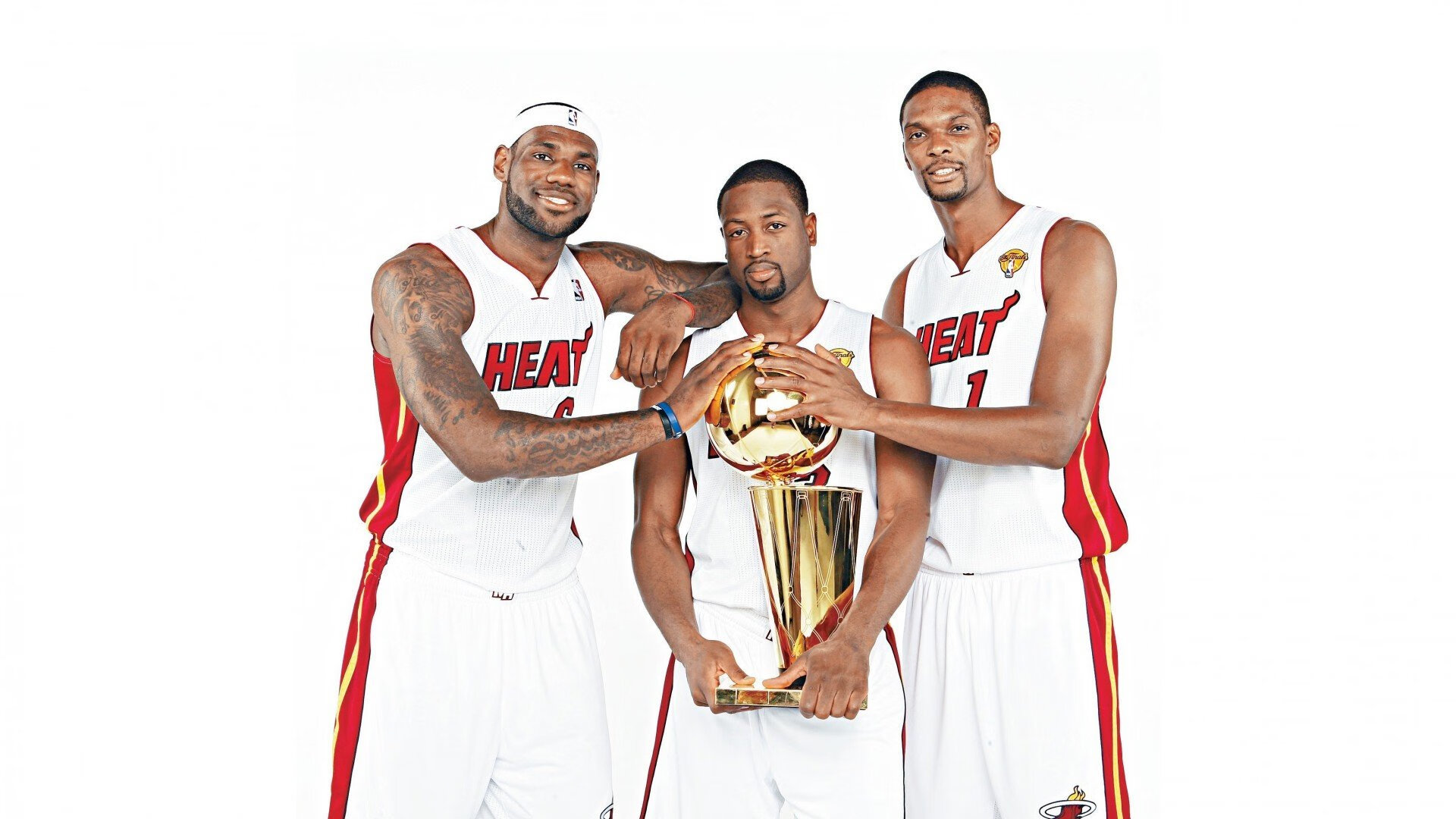 裁判新规不断完善，联盟持续优化判罚环境，联赛裁判