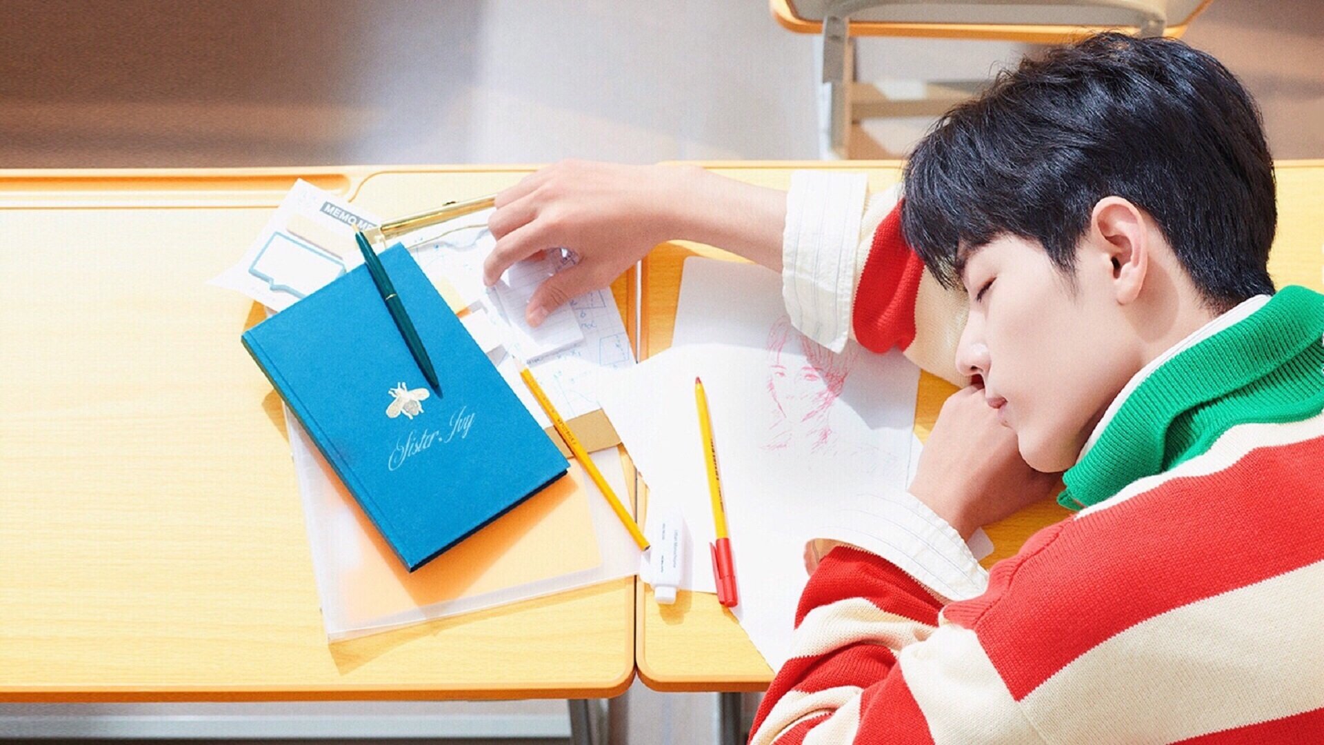 罗马队员替补上场取得关键进球，帮助球队取胜，罗马队足球