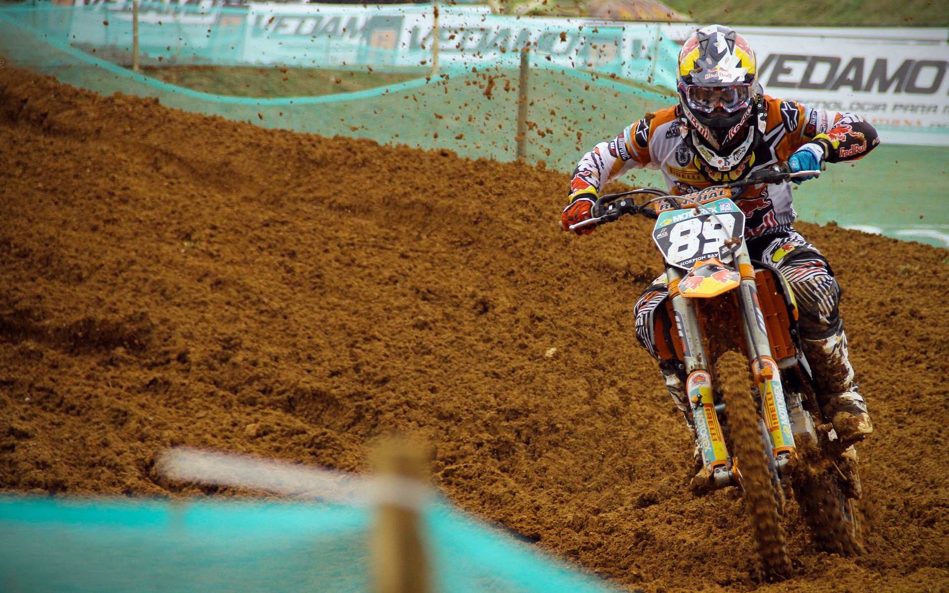 教练组明确战术重心强调转换节奏与边路冲击相结合的打法